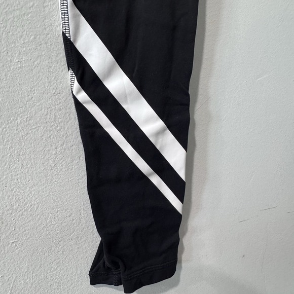 Tory Burch Sport Weightless Chevron Leggings Black Womens Size M Key Pocket - Picture 4 of 8